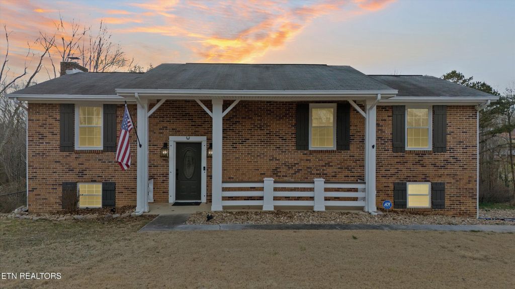 Photo of 8225 Cricket Rd, Powell, TN 37849 (MLS # 1326929)