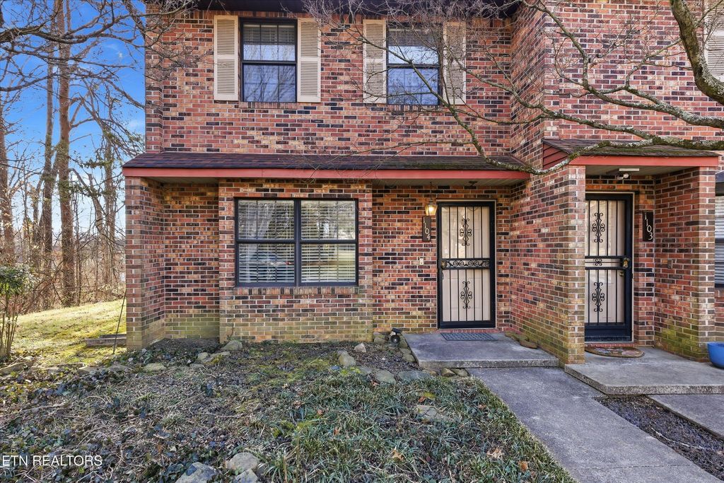 Photo of 810 highland Drive #1104, Knoxville, TN 37912 (MLS # 1330525)