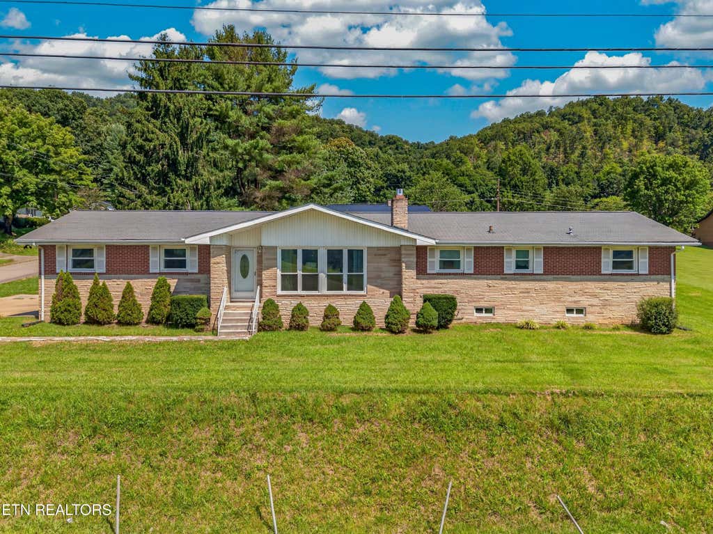 Photo of 304 Russell Drive, Rogersville, TN 37857 (MLS # 1350811)