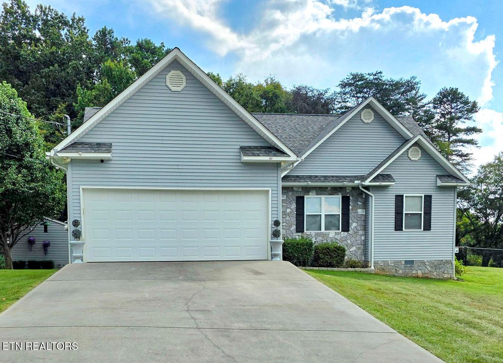 Photo of 1126 Sunshine Drive, Dandridge, TN 37725 (MLS # 1316191)