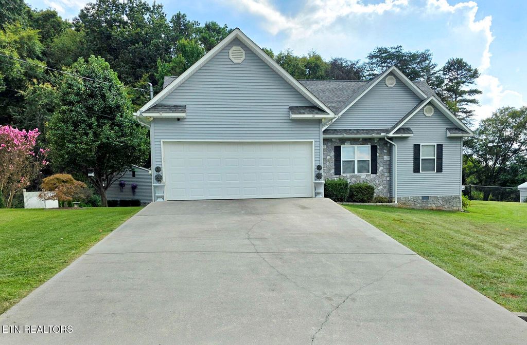 Photo of 1126 Sunshine Drive, Dandridge, TN 37725 (MLS # 1316191)