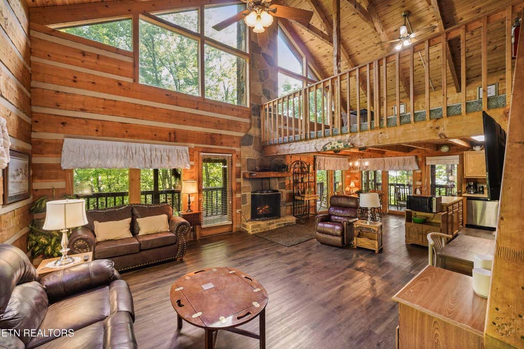 Photo of 3475 Twin City Way, Pigeon Forge, TN 37863 (MLS # 1349299)