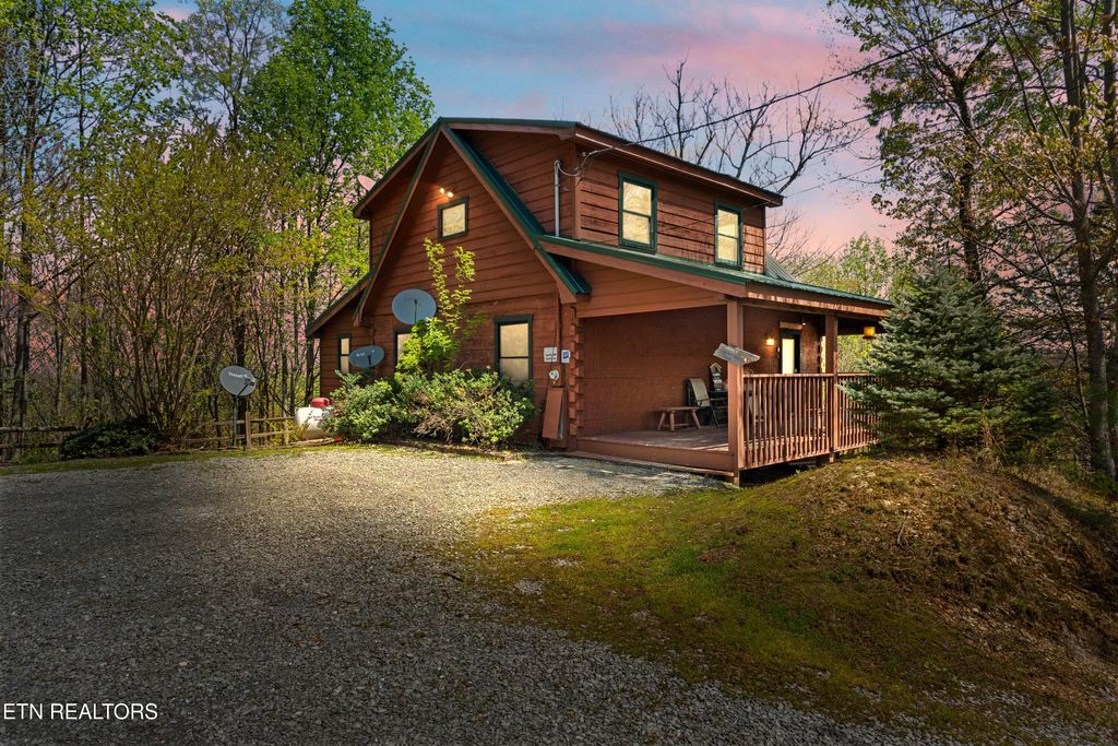 Photo of 4388 Carolina Cove Way, Pigeon Forge, TN 37863 (MLS # 1314753)