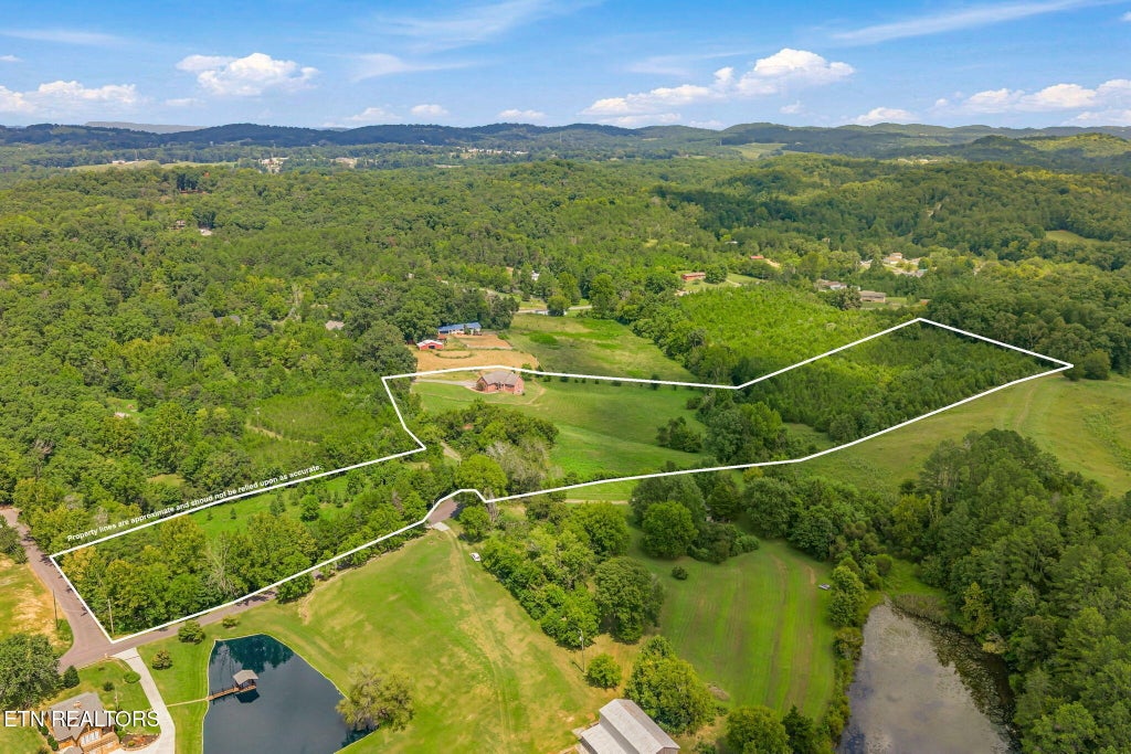 Photo of 427 Hardin Rd, Kodak, TN 37764 (MLS # 1353954)