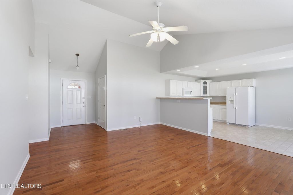 Photo of 823 Colonial Estates Way, Knoxville, TN 37920 (MLS # 1331035)