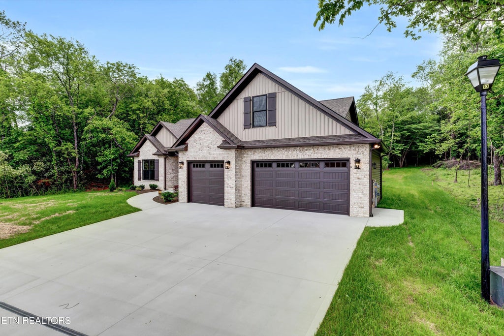 Photo of 203 Duya Tr, Vonore, TN 37885 (MLS # 1253353)