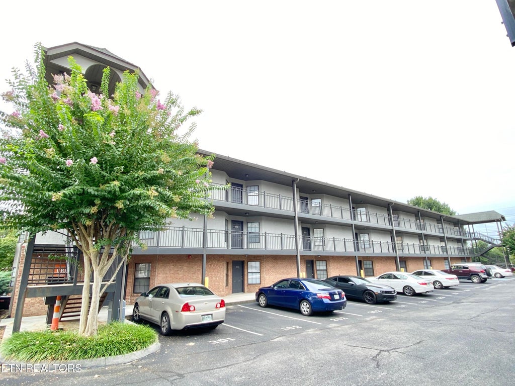 Photo of 2201 Lake Ave #108, Knoxville, TN 37916 (MLS # 1353856)