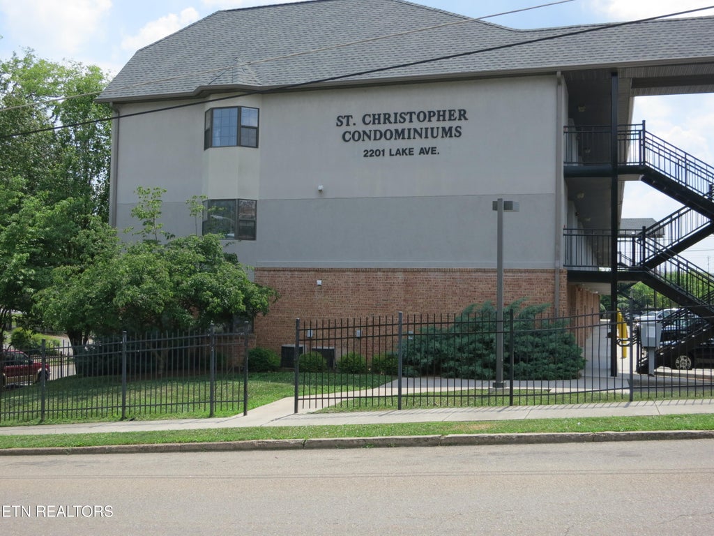 Photo of 2201 Lake Ave #108, Knoxville, TN 37916 (MLS # 1353856)
