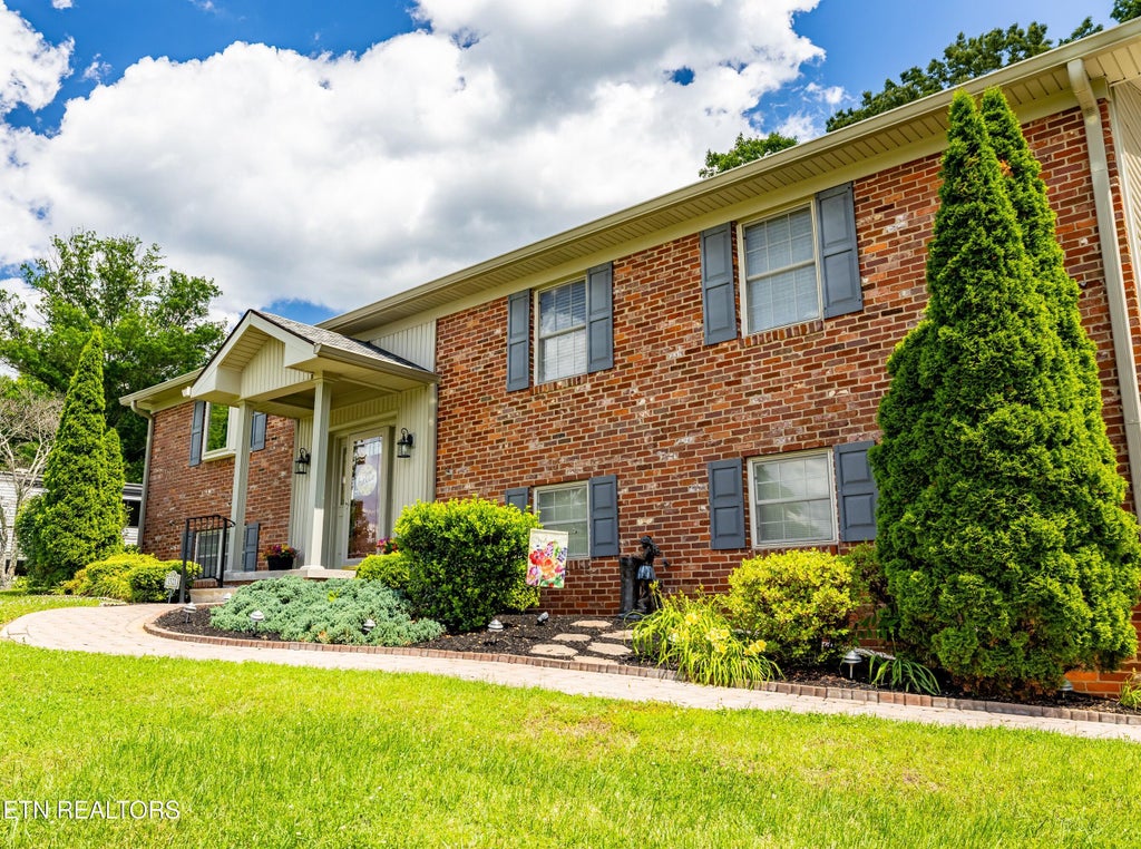 Photo of 1321 Crestwood Drive, Louisville, TN 37777 (MLS # 1343346)