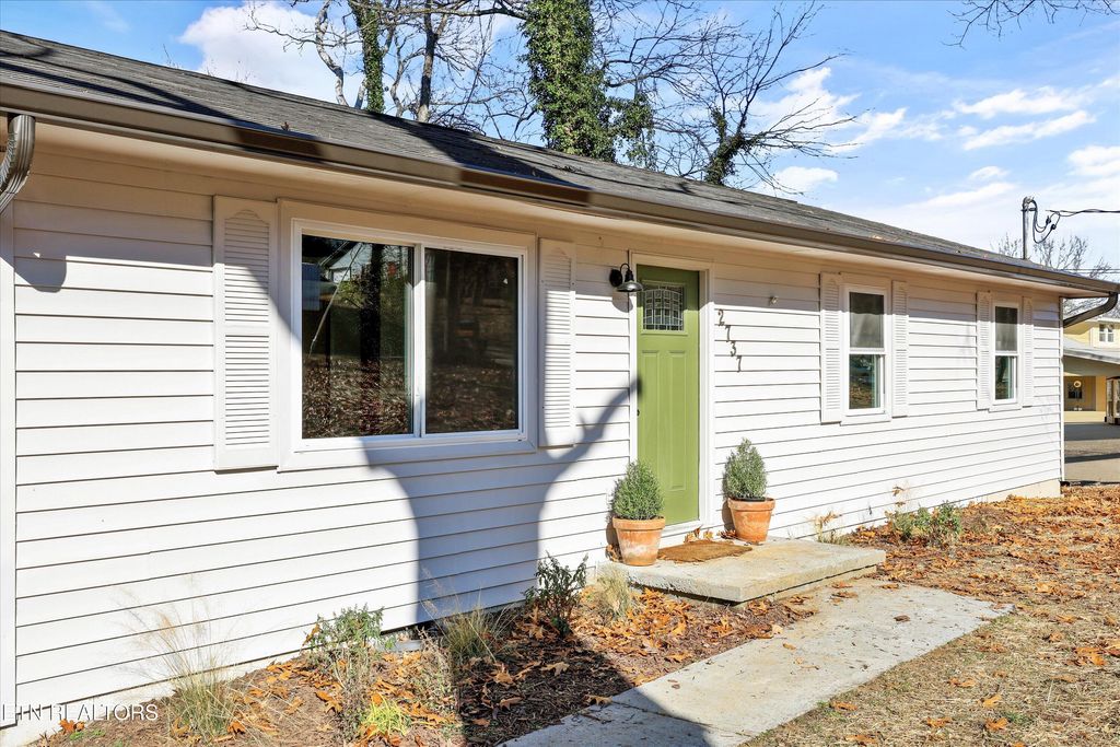 Photo of 2737 Washington Pike, Knoxville, TN 37917 (MLS # 1330991)