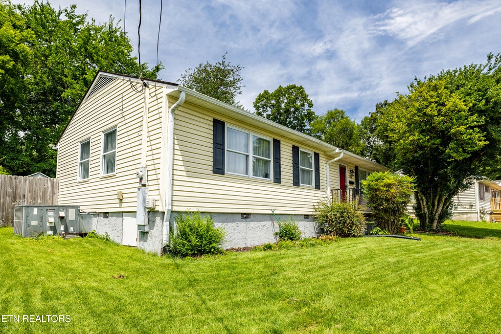 Photo of 114 Aspen Lane, Oak Ridge, TN 37830 (MLS # 1352043)