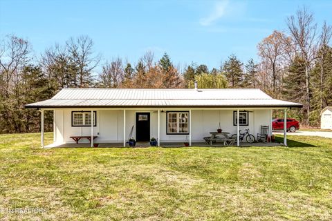Photo of 176 Old Collins Rd, Deer Lodge, TN 37726 (MLS # 1332462)