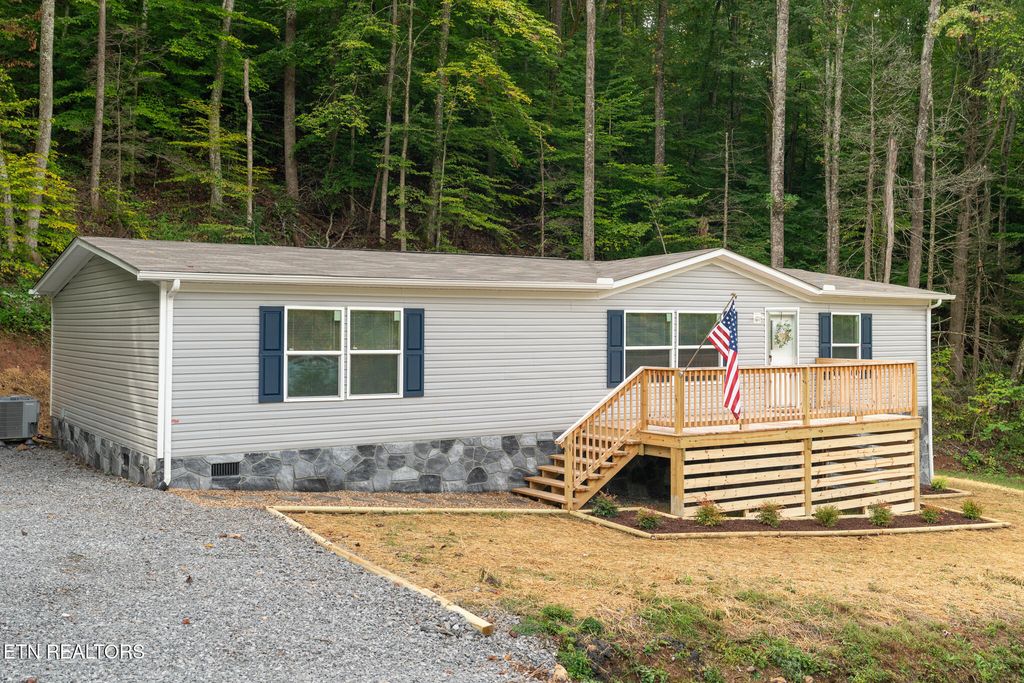 Photo of 1431 Blue Springs Way Way, Newport, TN 37821 (MLS # 1319266)