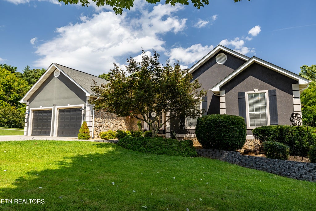 Photo of 2108 Chas Way Blvd, Maryville, TN 37803 (MLS # 1352555)