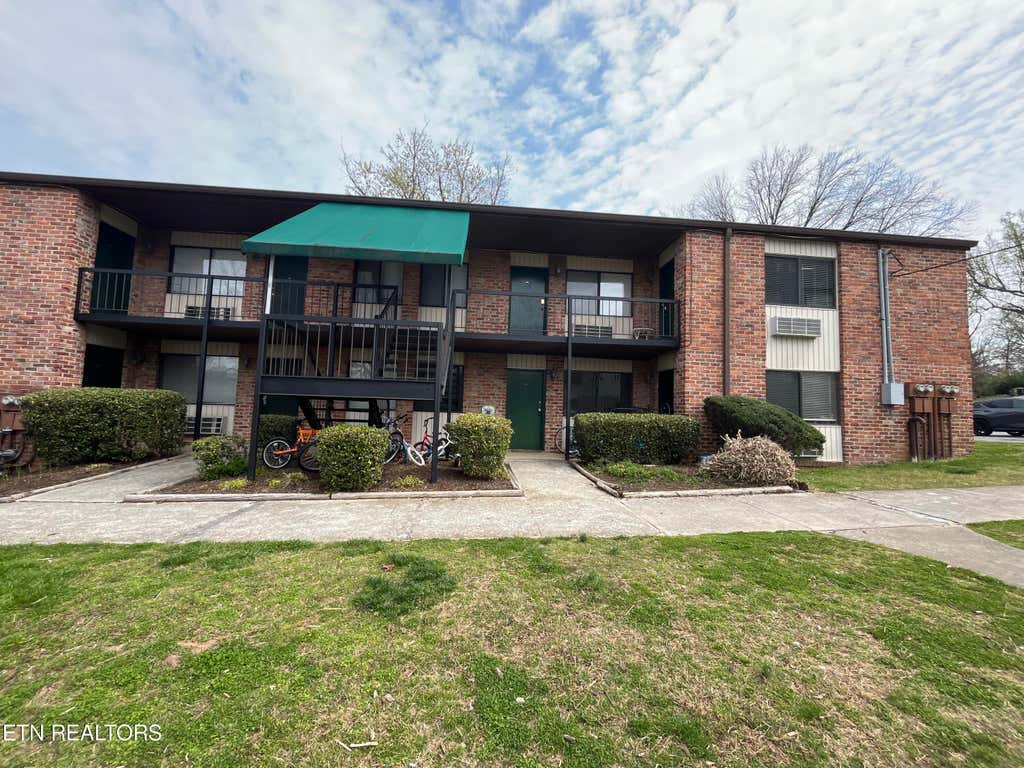 Photo of 2733 Jersey Ave #B302, Knoxville, TN 37919 (MLS # 1350994)