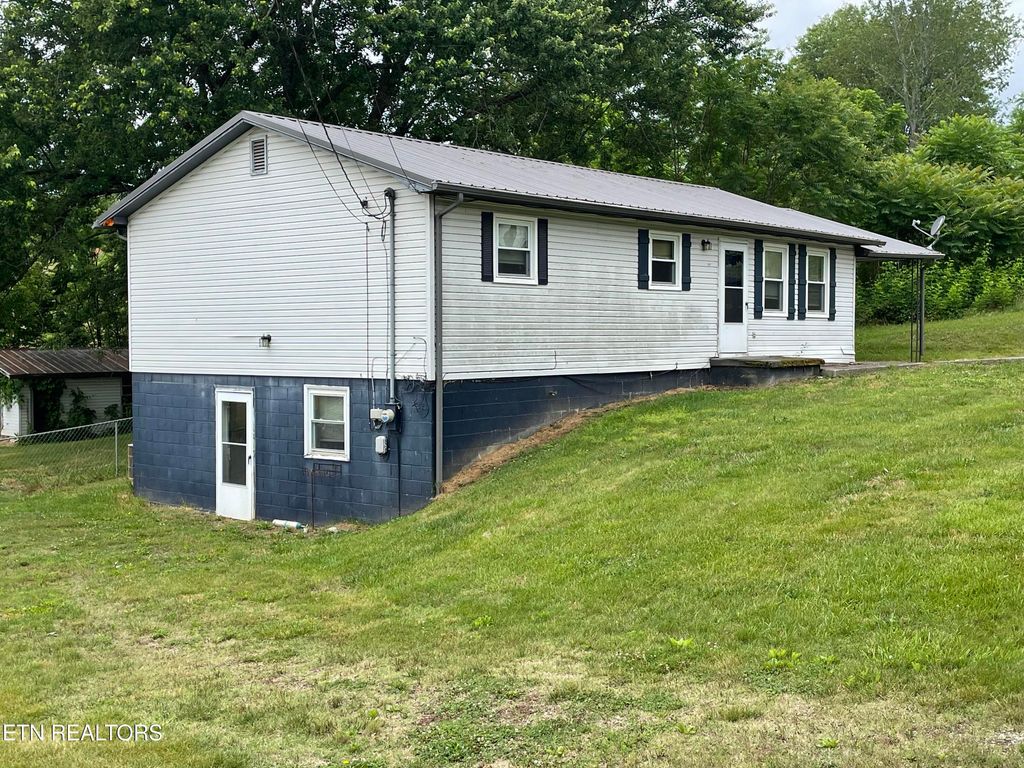 Photo of 1824 Pembrook Drive, Morristown, TN 37813 (MLS # 1342232)