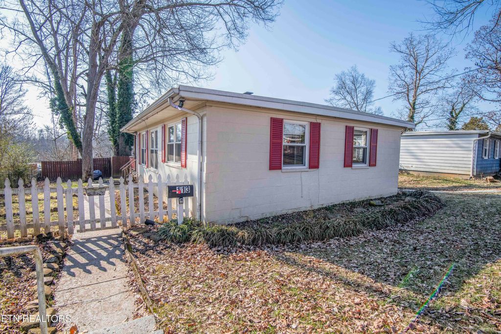 Photo of 113 Niagara Lane, Oak Ridge, TN 37830 (MLS # 1328597)