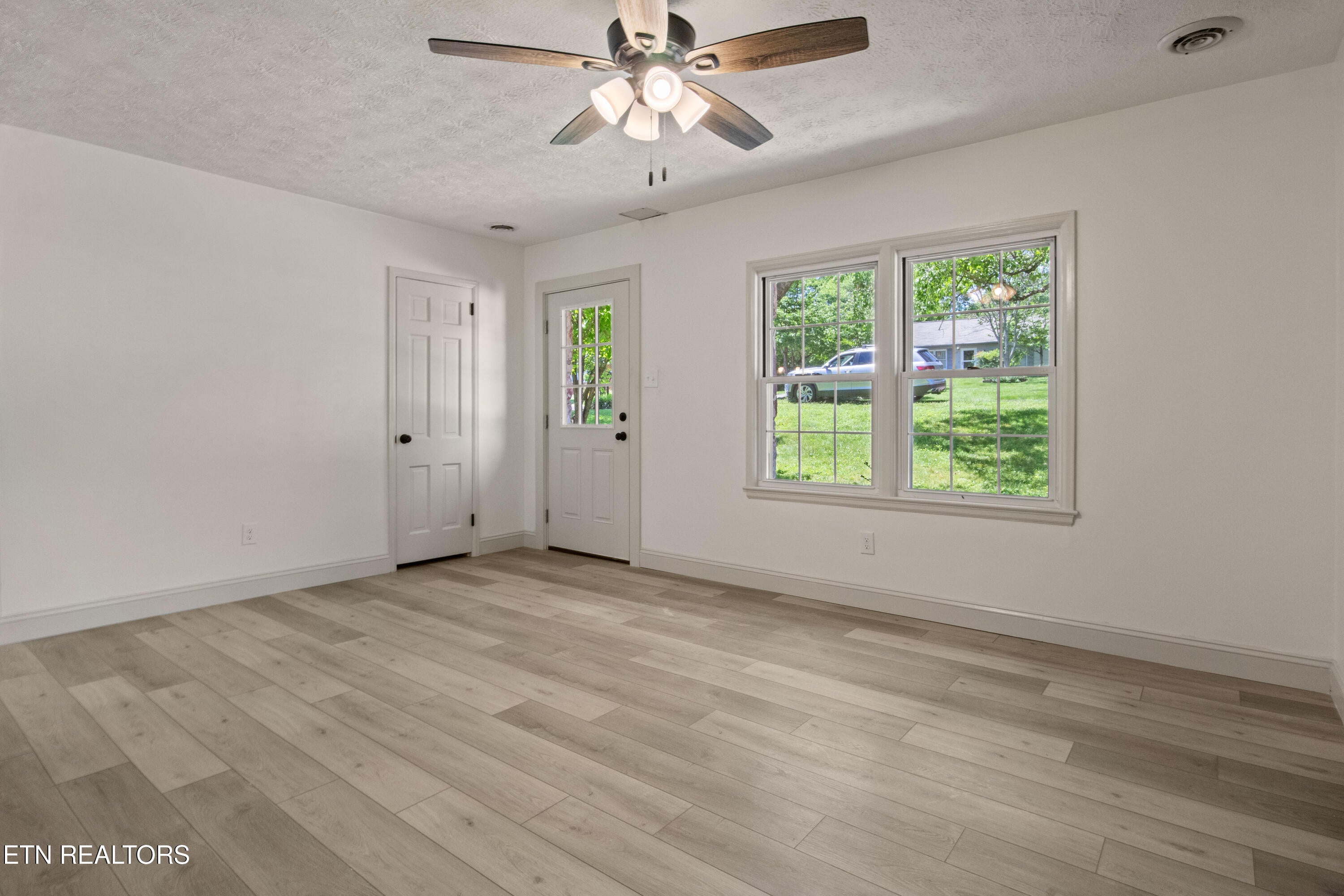3824 Longwood Drive