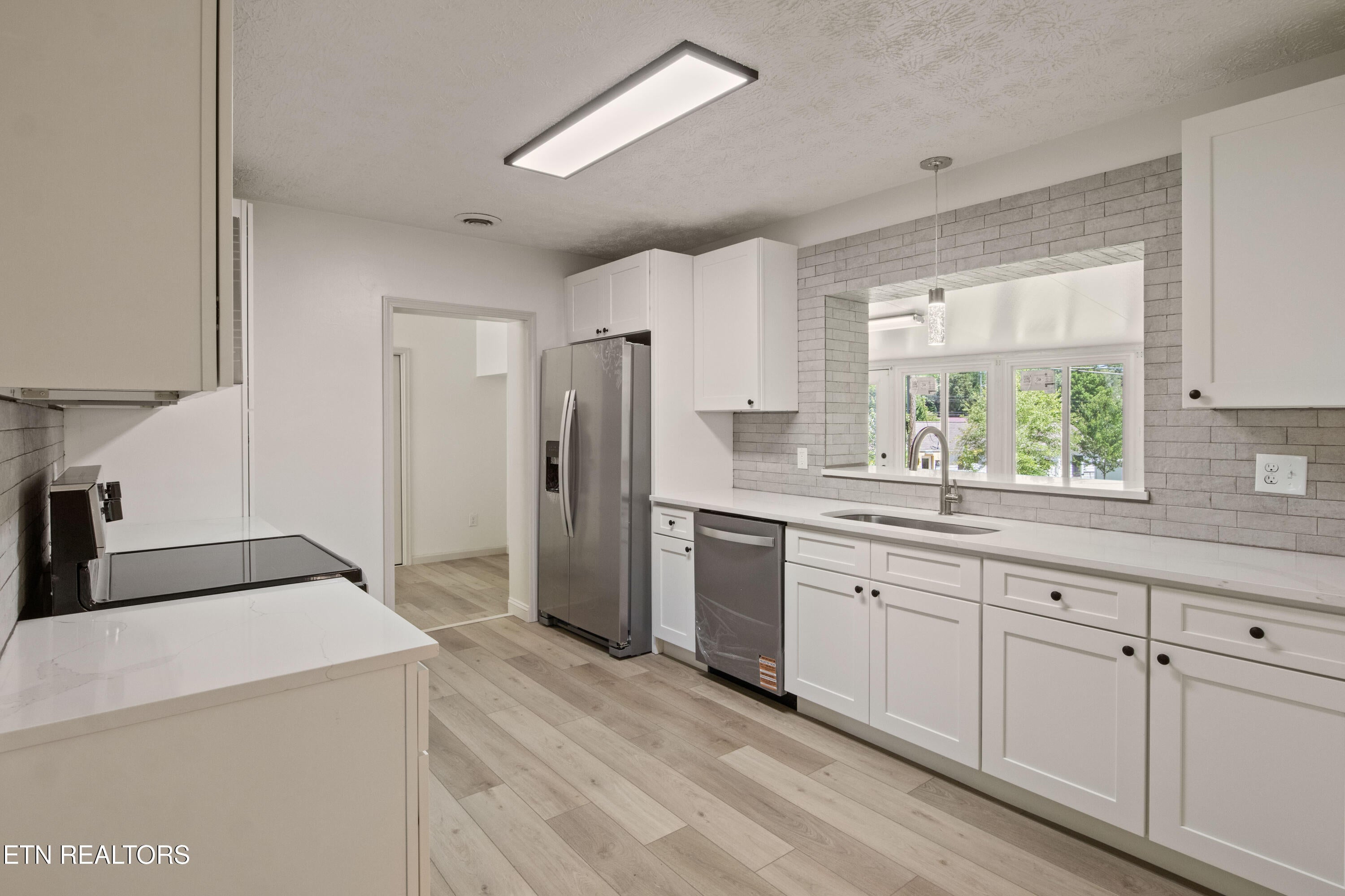 3824 Longwood Drive