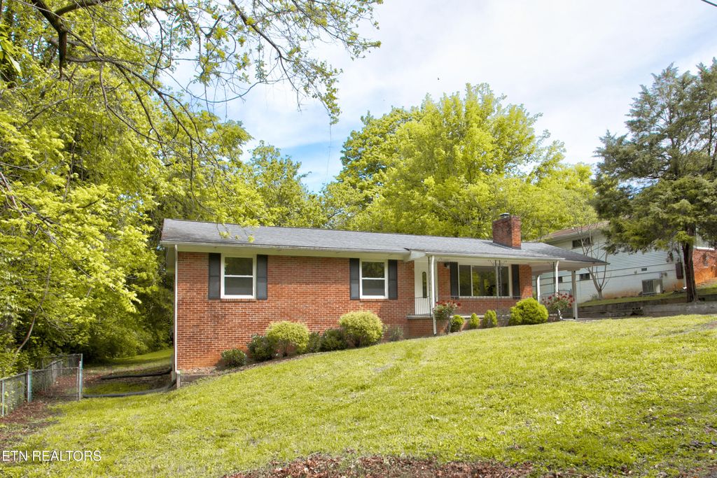 Photo of 2516 Wayland Ave, Knoxville, TN 37914 (MLS # 1337349)