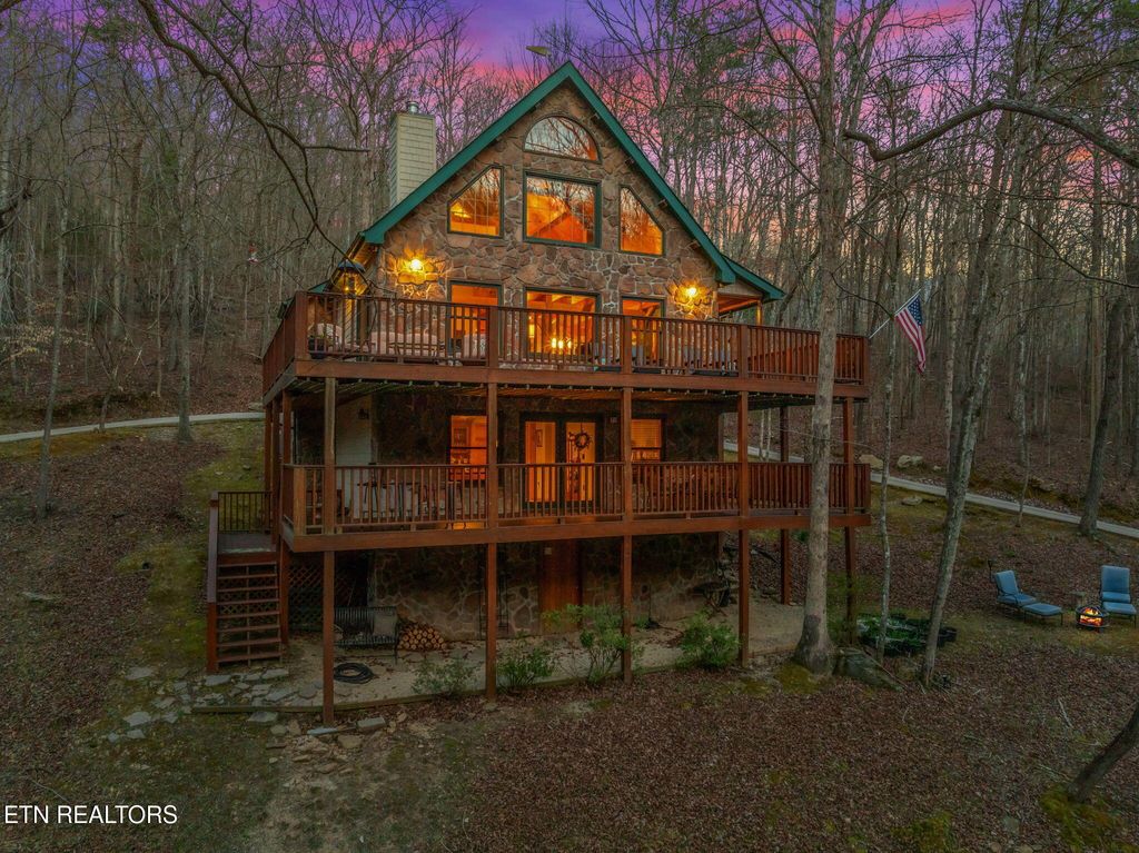 Photo of 116 Chickasaw Drive Dr, Harriman, TN 37748 (MLS # 1295382)