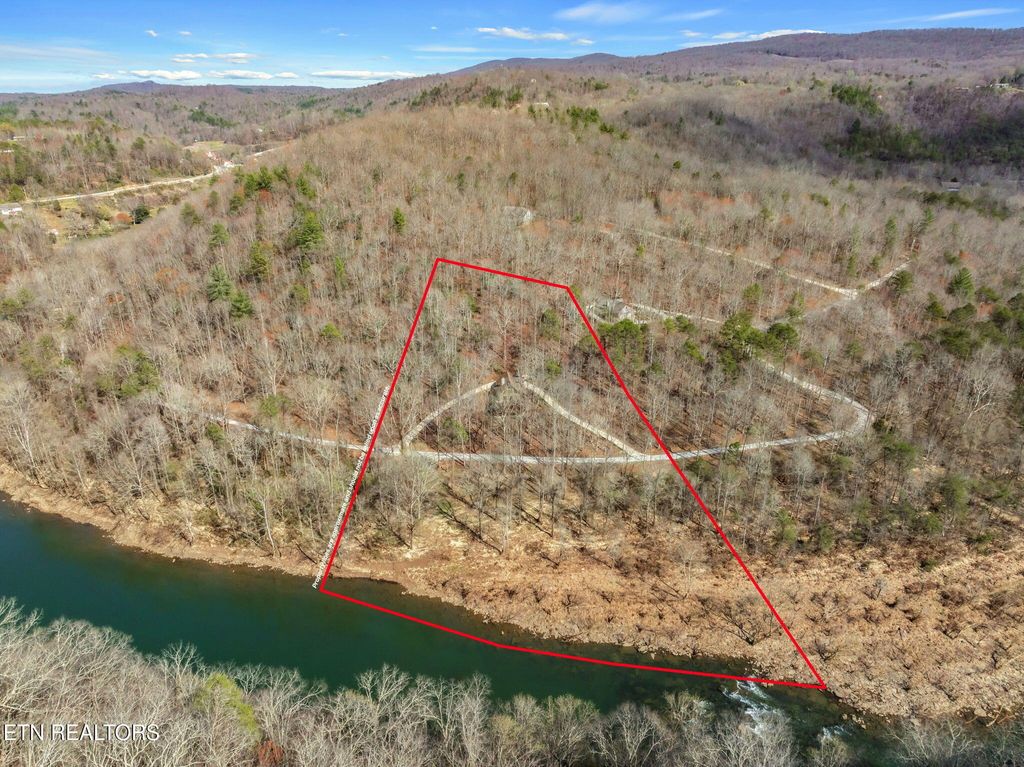 Photo of 116 Chickasaw Drive Dr, Harriman, TN 37748 (MLS # 1295382)