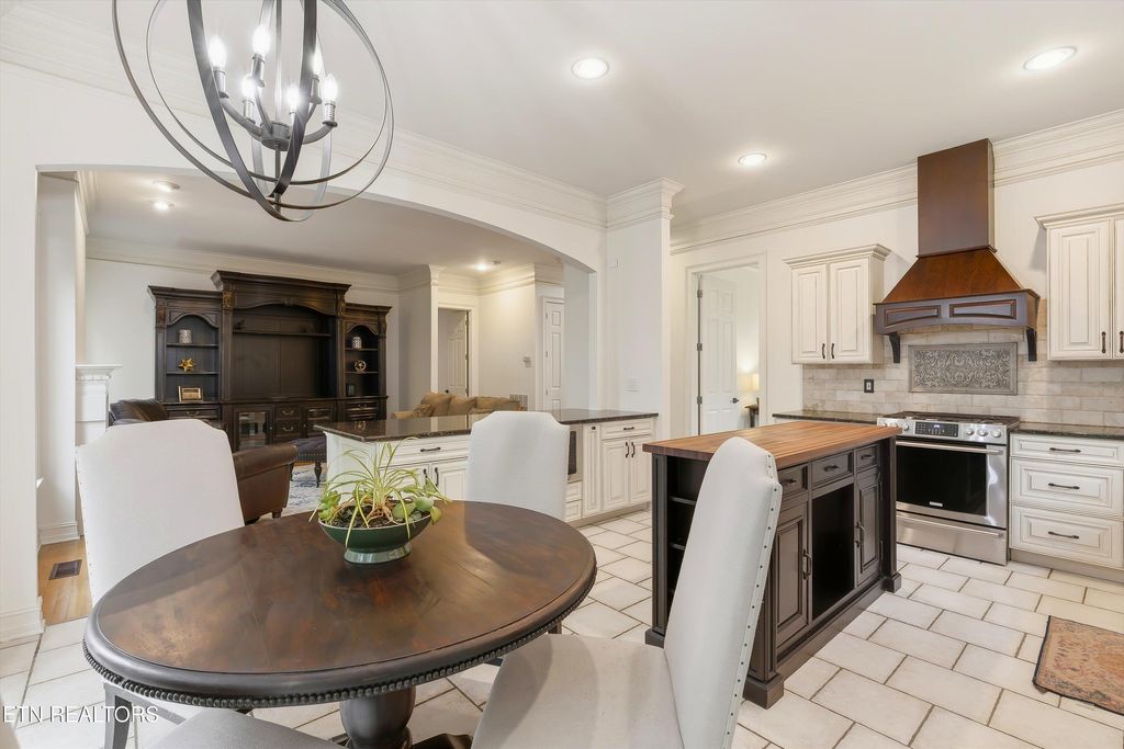 Photo of 10 Rockingham Lane, Oak Ridge, TN 37830 (MLS # 1318056)