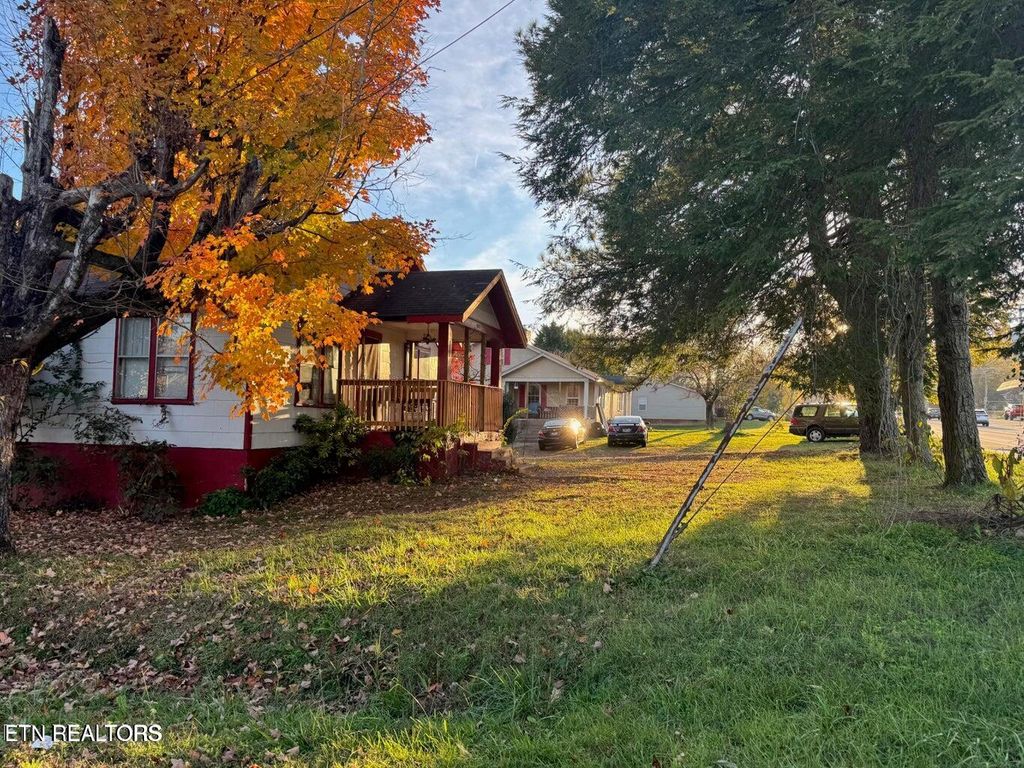 Photo of 600 Market St, Dayton, TN 37321 (MLS # 1305119)