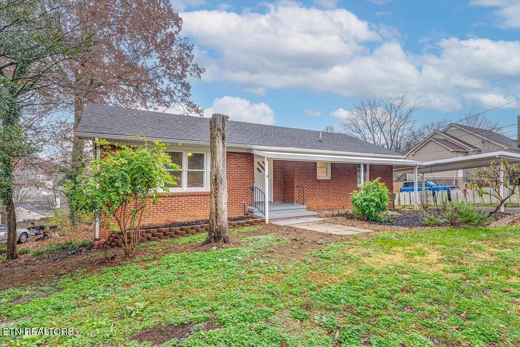 Photo of 1624 Everett Ave, Maryville, TN 37804 (MLS # 1323074)