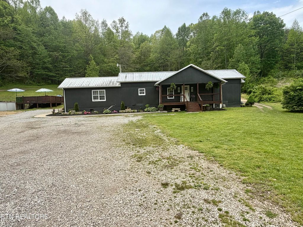 Photo of 4668 Baker Hwy, Huntsville, TN 37756 (MLS # 1338548)