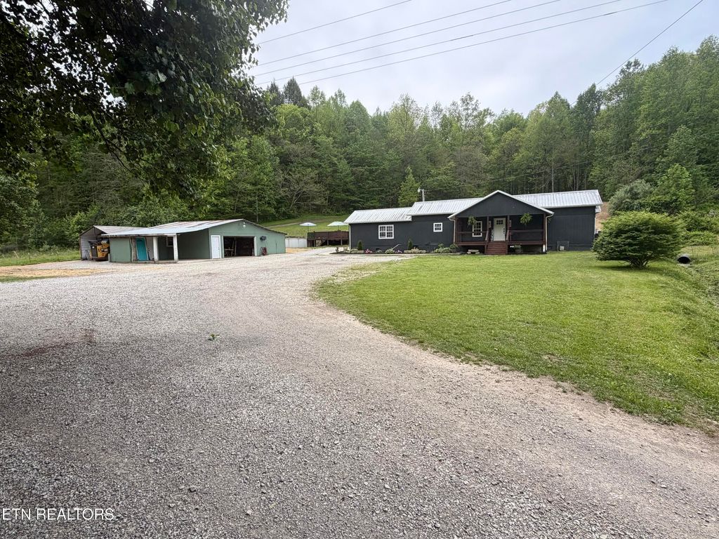 Photo of 4668 Baker Hwy, Huntsville, TN 37756 (MLS # 1338548)