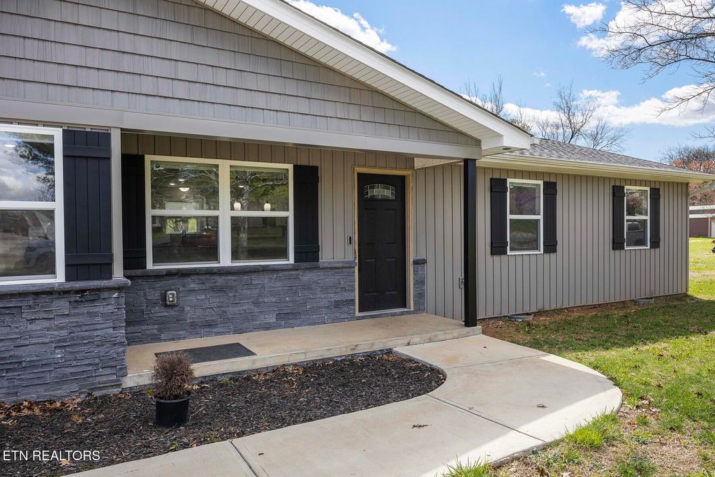 Photo of 132 Cherokee Circle, Madisonville, TN 37354 (MLS # 1335297)