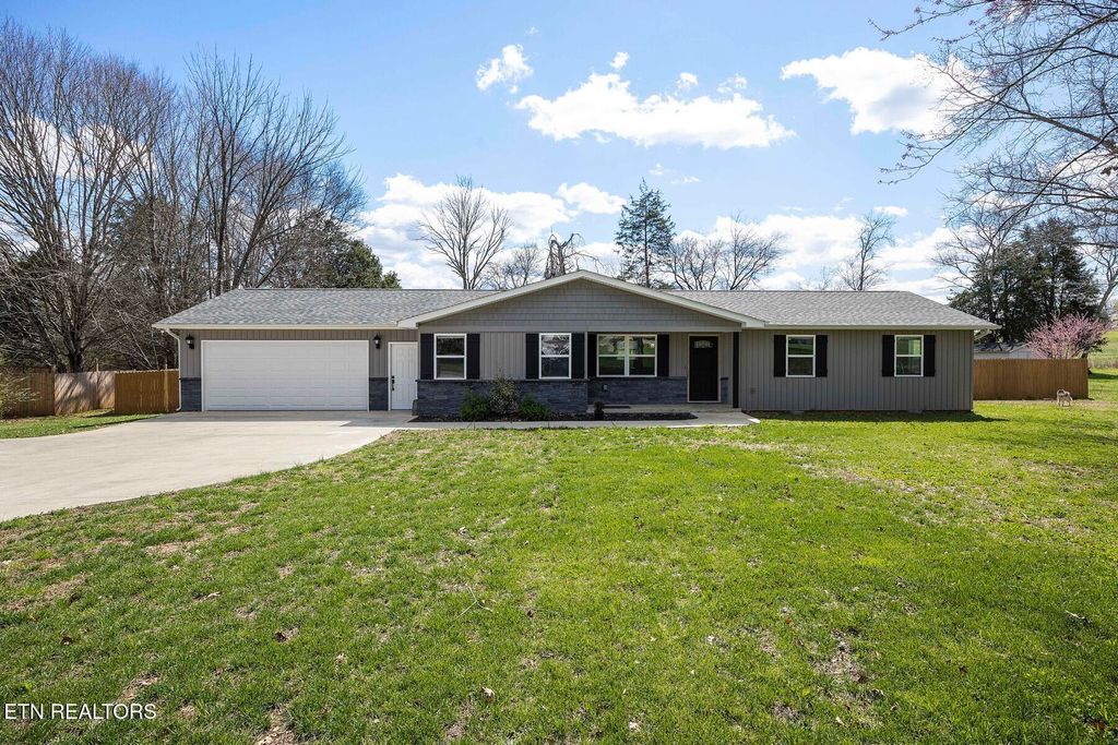 Photo of 132 Cherokee Circle, Madisonville, TN 37354 (MLS # 1335297)