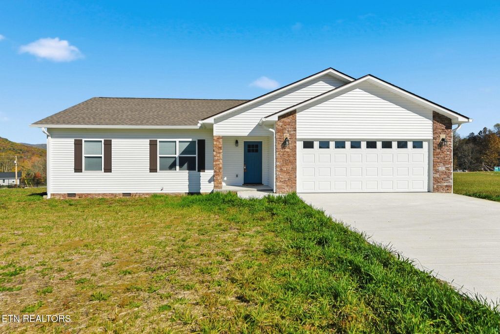 Photo of 183 Meadow Drive, Oliver Springs, TN 37840 (MLS # 1314638)