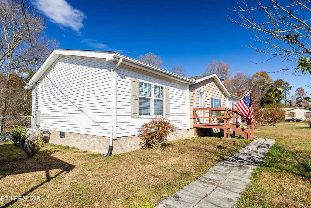 Photo of 100 Second St, Rockwood, TN 37854 (MLS # 1321704)