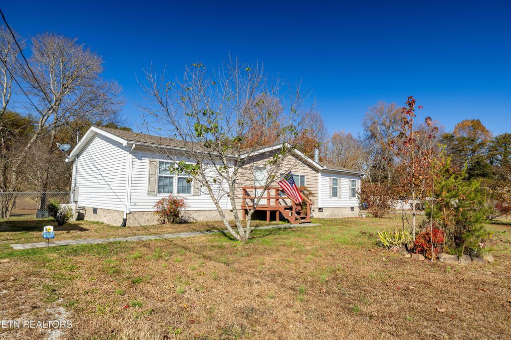 Photo of 100 Second St, Rockwood, TN 37854 (MLS # 1321704)