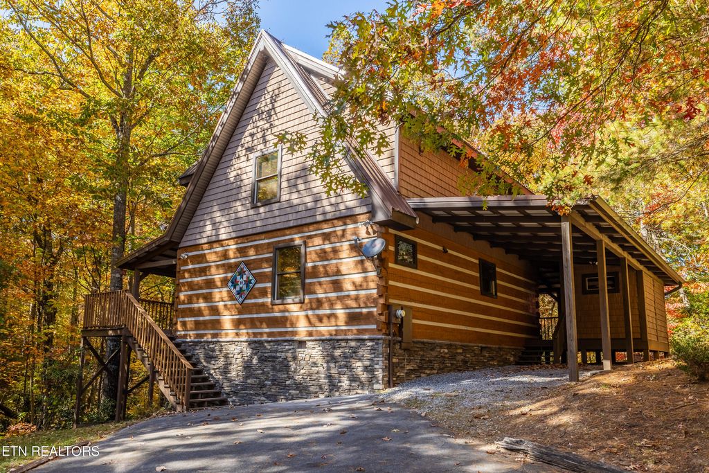 Photo of 813 Stonegate Way, Townsend, TN 37882 (MLS # 1240080)