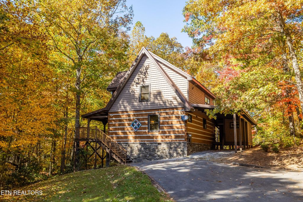 Photo of 813 Stonegate Way, Townsend, TN 37882 (MLS # 1240080)