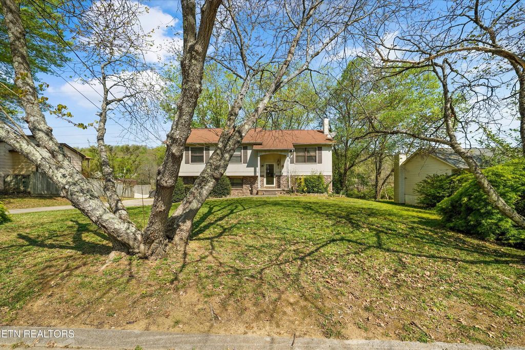 Photo of 4803 Chase Hill Drive, Knoxville, TN 37918 (MLS # 1336027)