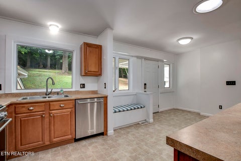 Tiny photo for 102 Oxford Rd, Oak Ridge, TN 37830 (MLS # 1343780)