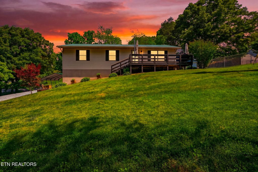 Photo of 2042 Deerfield Circle, New Market, TN 37820 (MLS # 1340901)