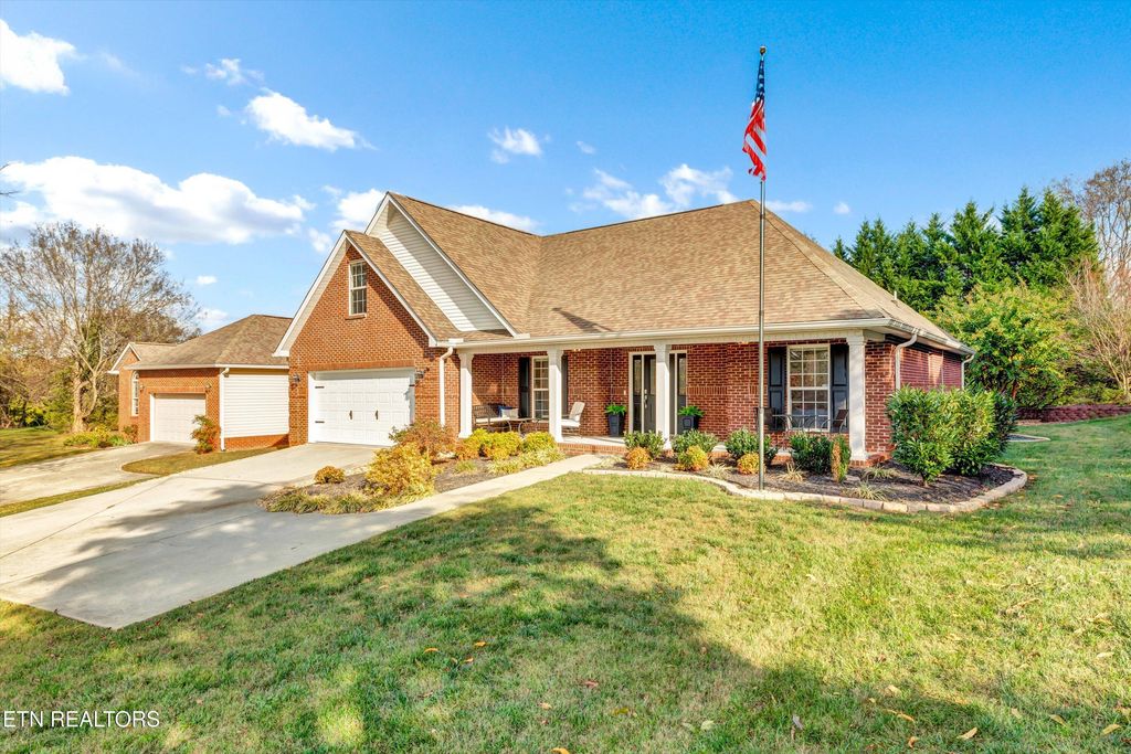 Photo of 2034 Cherokee Drive, Maryville, TN 37801 (MLS # 1319932)