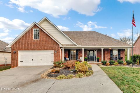 Photo of 2034 Cherokee Drive, Maryville, TN 37801 (MLS # 1319932) Photo of 2034 Cherokee Drive, Maryville, TN 37801 (MLS # 1319932)
