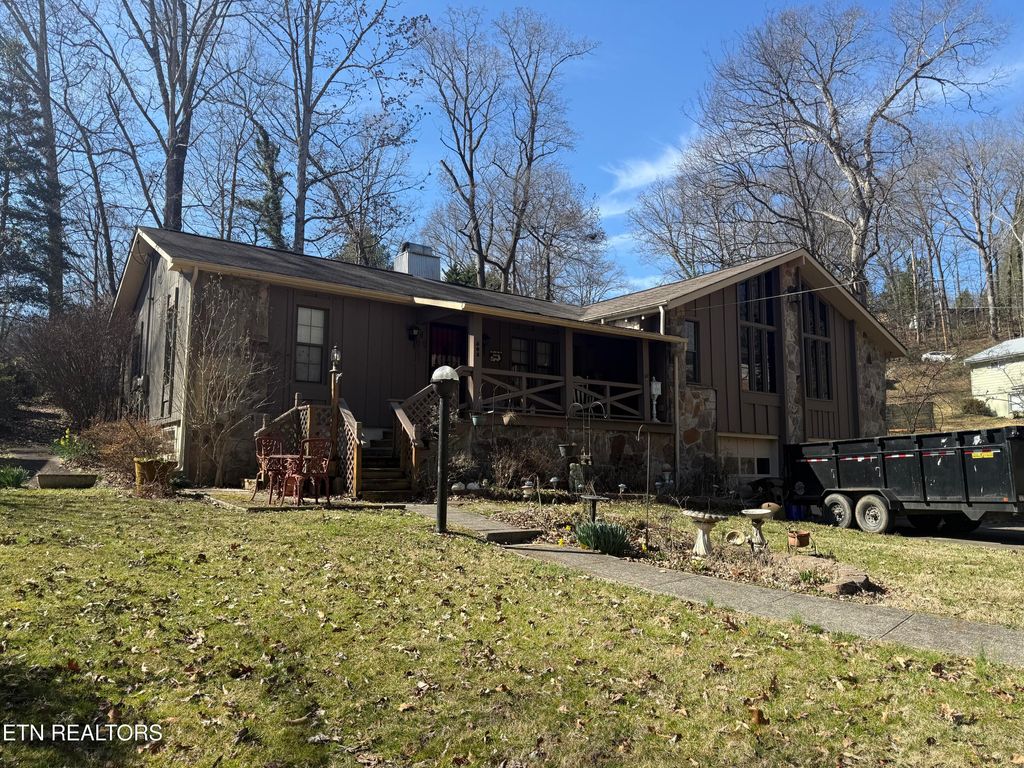 Photo of 403 Delaware Ave, Oak Ridge, TN 37830 (MLS # 1332162)