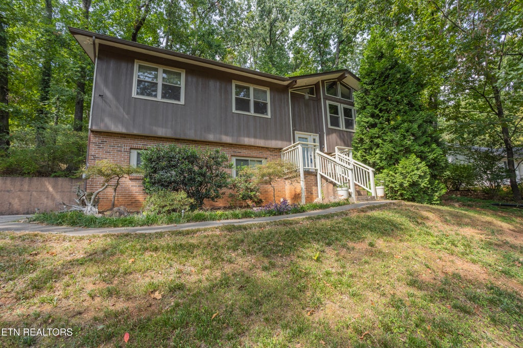 Photo of 5029 Ridgemont Drive, Knoxville, TN 37918 (MLS # 1356414)