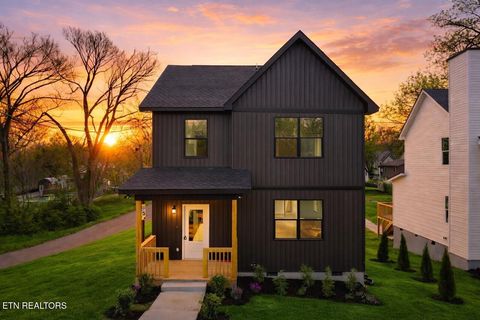 Photo of 906 Avenue A, Knoxville, TN 37920 (MLS # 1335686)