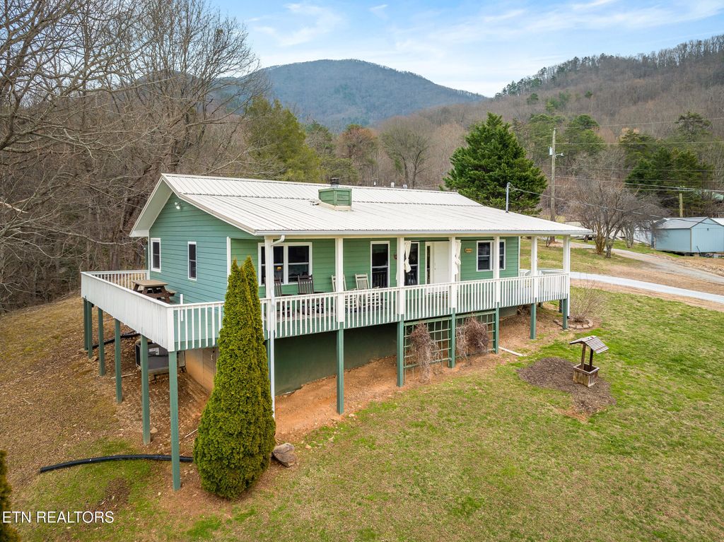 Photo of 3401 Barber Way, Sevierville, TN 37862 (MLS # 1331332)