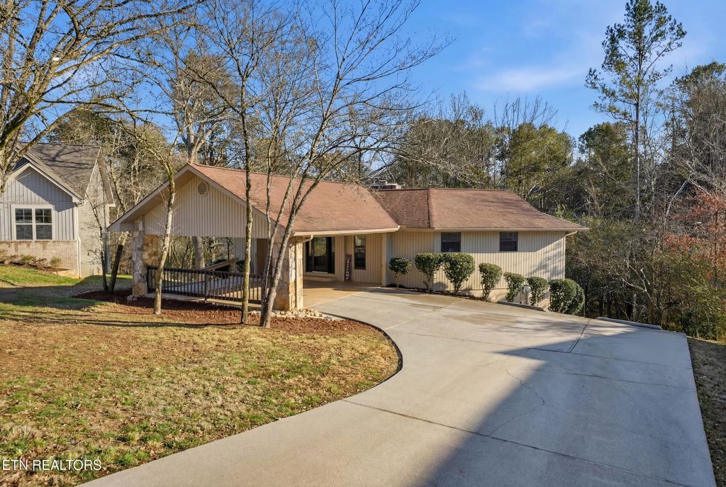 Photo of 308 Cheeyo Lane, Loudon, TN 37774 (MLS # 1328404)