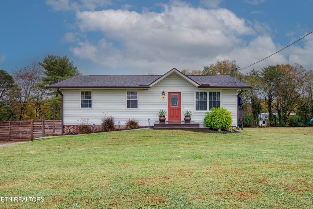 Photo of 1735 Scott Drive, Louisville, TN 37777 (MLS # 1321109)