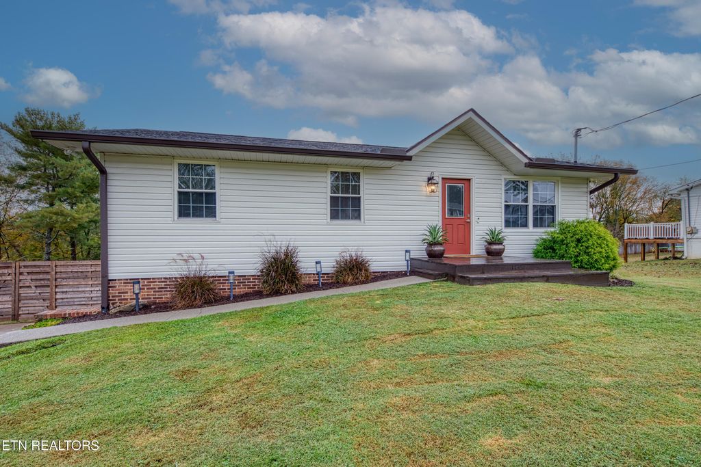 Photo of 1735 Scott Drive, Louisville, TN 37777 (MLS # 1321109)